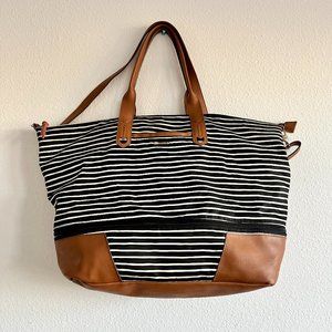 Stella & Dot Black & White Striped Getaway Travel Bag